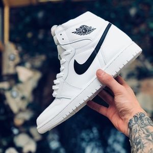 SOLD! Nike Air Jordan 1 Retro High OG Yin Yang